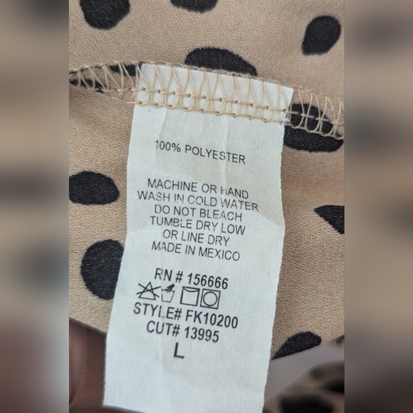 Wild Love Beige and black Elastic Waist Blouse size Large - Picture 7 of 7